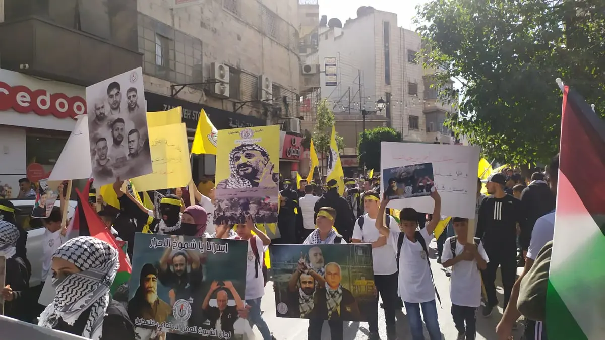 إصابة عشرات الفلسطينيين بمواجهات مع الجيش الإسرائيلي في ذكرى رحيل عرفات (فيديو وصور)