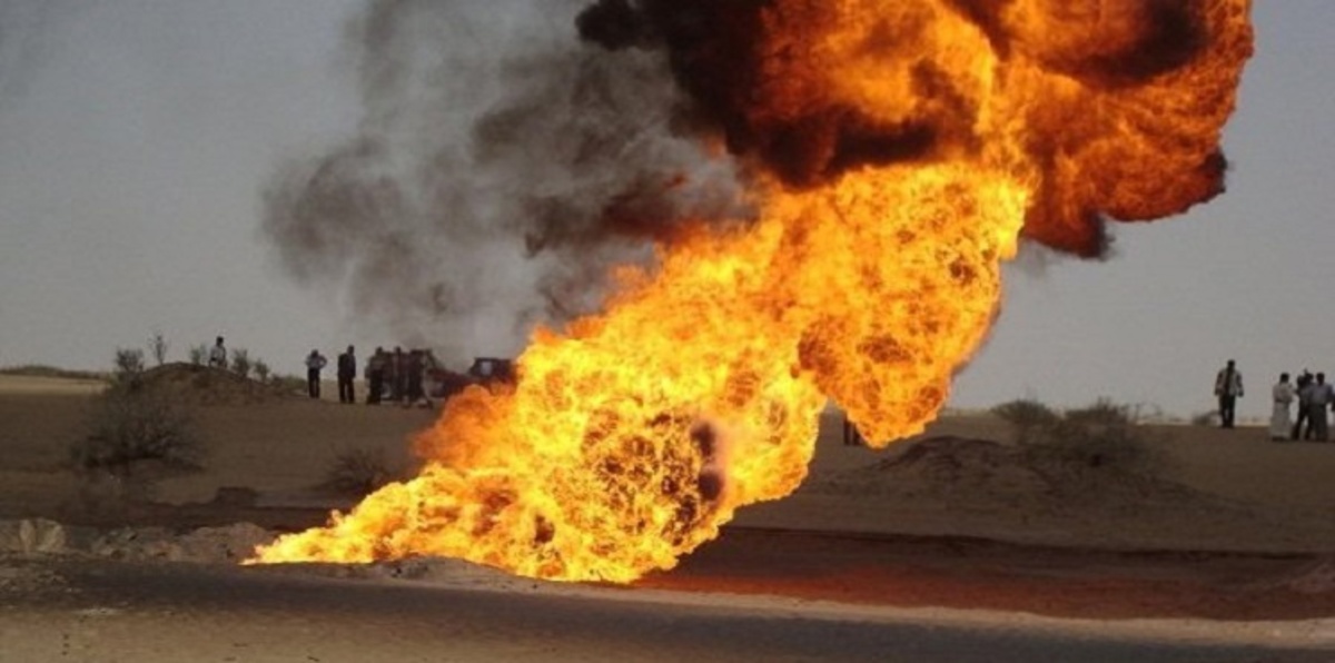 العراق.. إخماد حرائق تسبب بها تنظيم داعش في 4 آبار نفطية