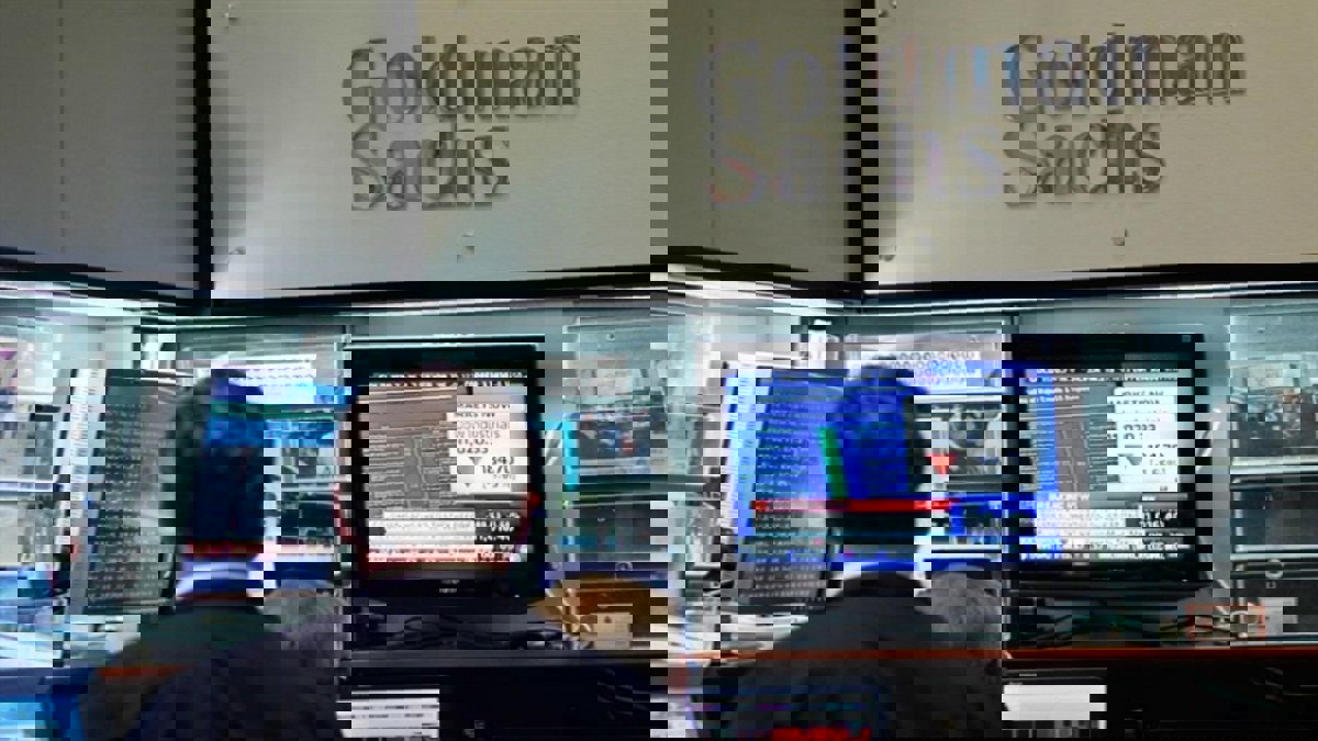 غولدمان يشتري مطالبات كومرتس في أكبر أزمة دين سعودية