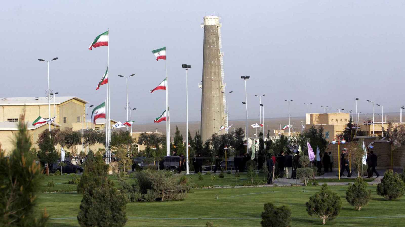 هل تفتح عودة العقوبات الأوروبية الباب أمام "عملية جراحية" ضد إيران؟