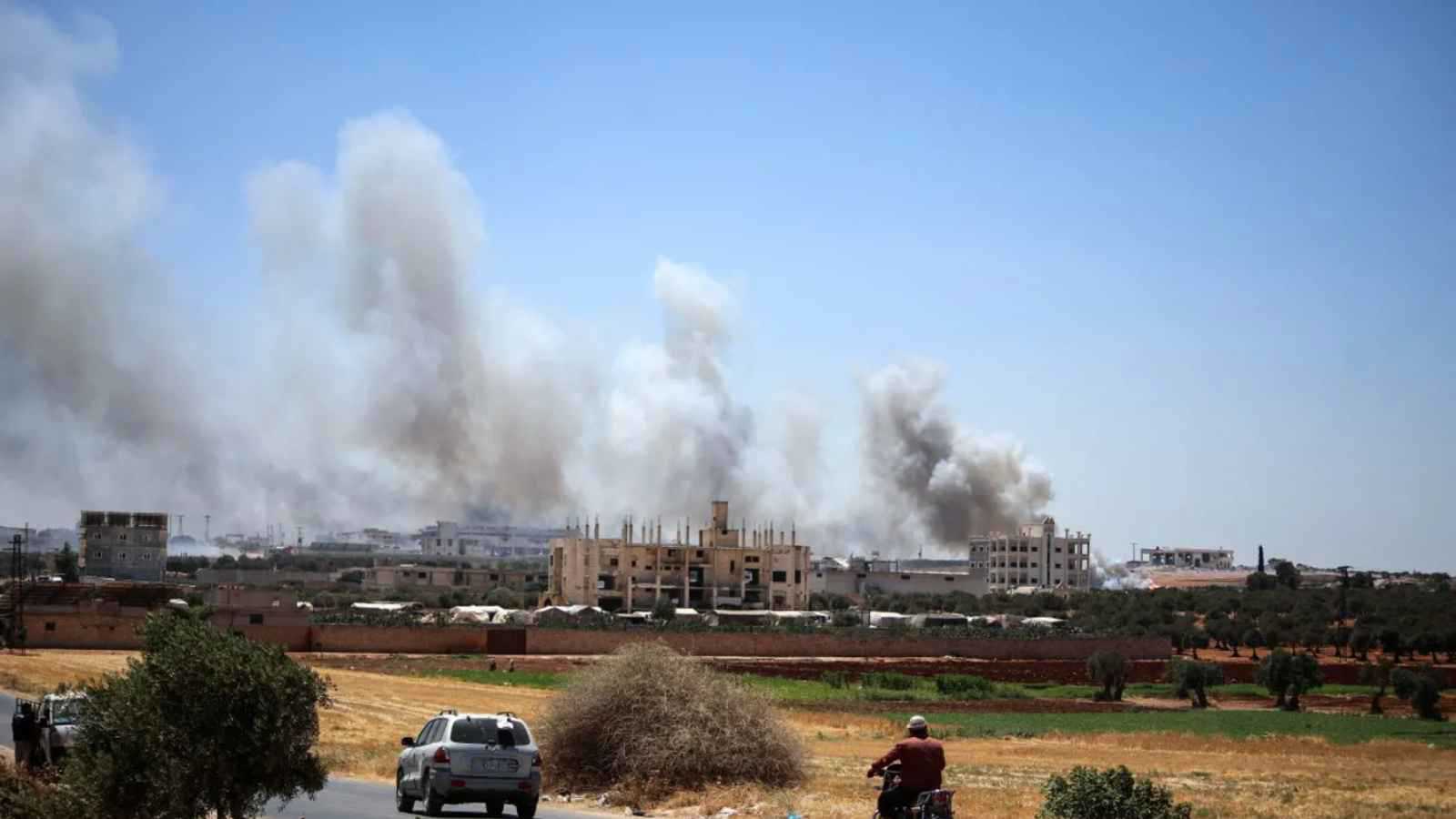 قتيل إثر غارة شنها "طيران مجهول" في ريف إدلب السورية (صور)