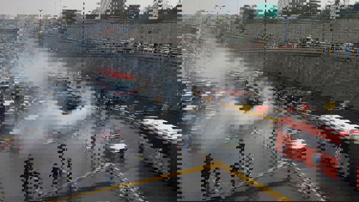 صحف عالمية: أسعار الوقود تشعل مدن إيران .. ونيكي هالي مرشحة لخلافة ترامب