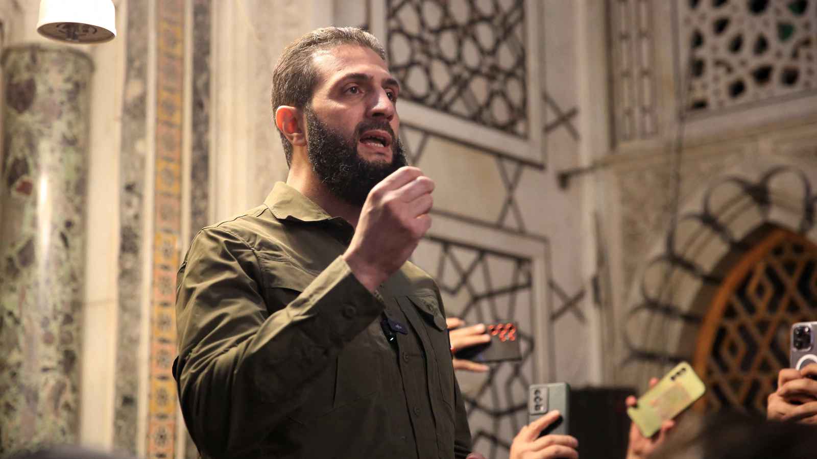 الجولاني: سنلاحق كل من تورط بتعذيب وتصفية المعتقلين