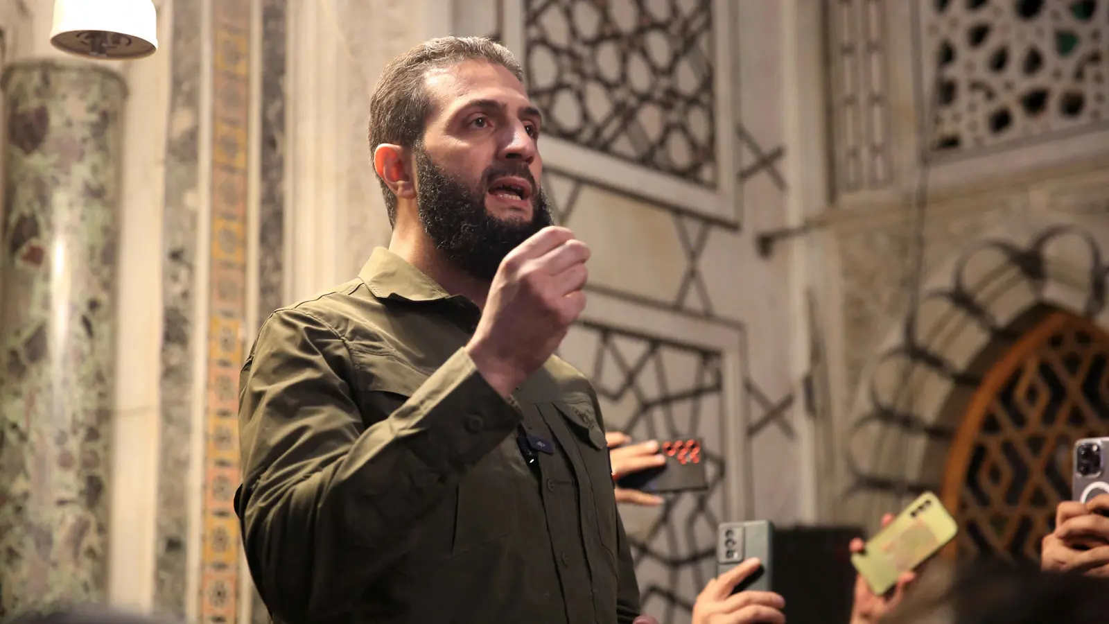 الجولاني: سنلاحق كل من تورط بتعذيب وتصفية المعتقلين