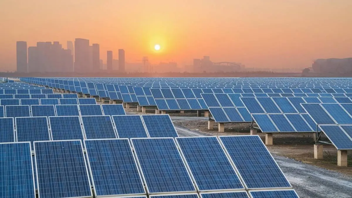 شراكة إماراتية أمريكية لاستثمار 100 مليار دولار بمجال الطاقة النظيفة
