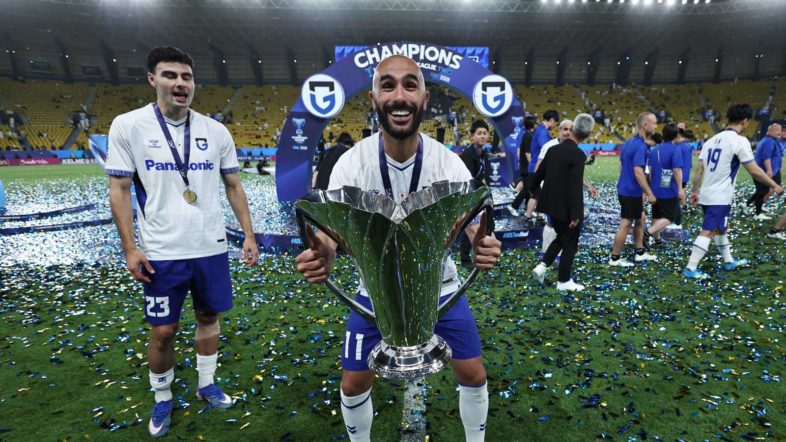 أول تعليق من التونسي عصام الجبالي بعد إسقاط النصر السعودي 