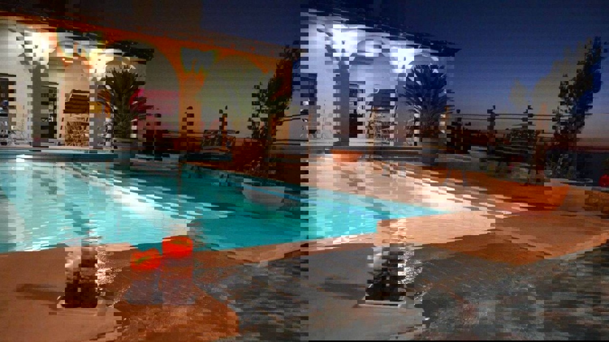 وفاة طفل رضيع غرقًا في مسبح بالكويت