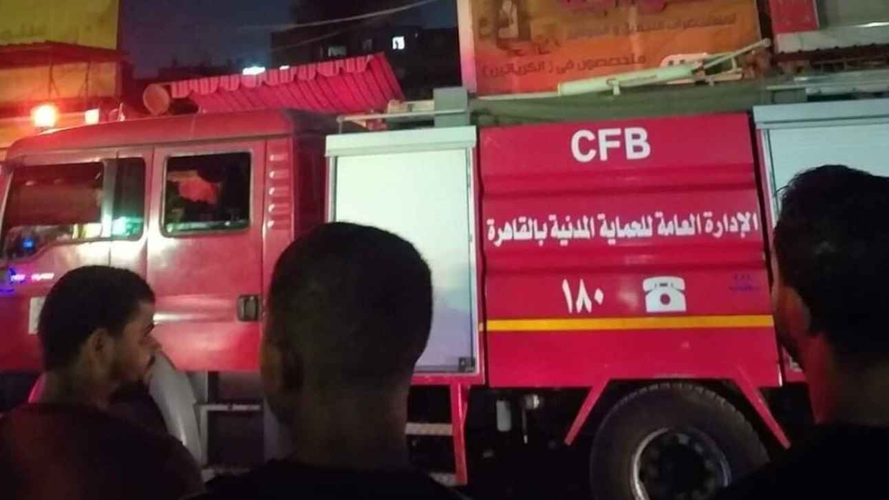 مصر..السيطرة على حريق في حارة اليهود التهم محال تجارية (صور)
