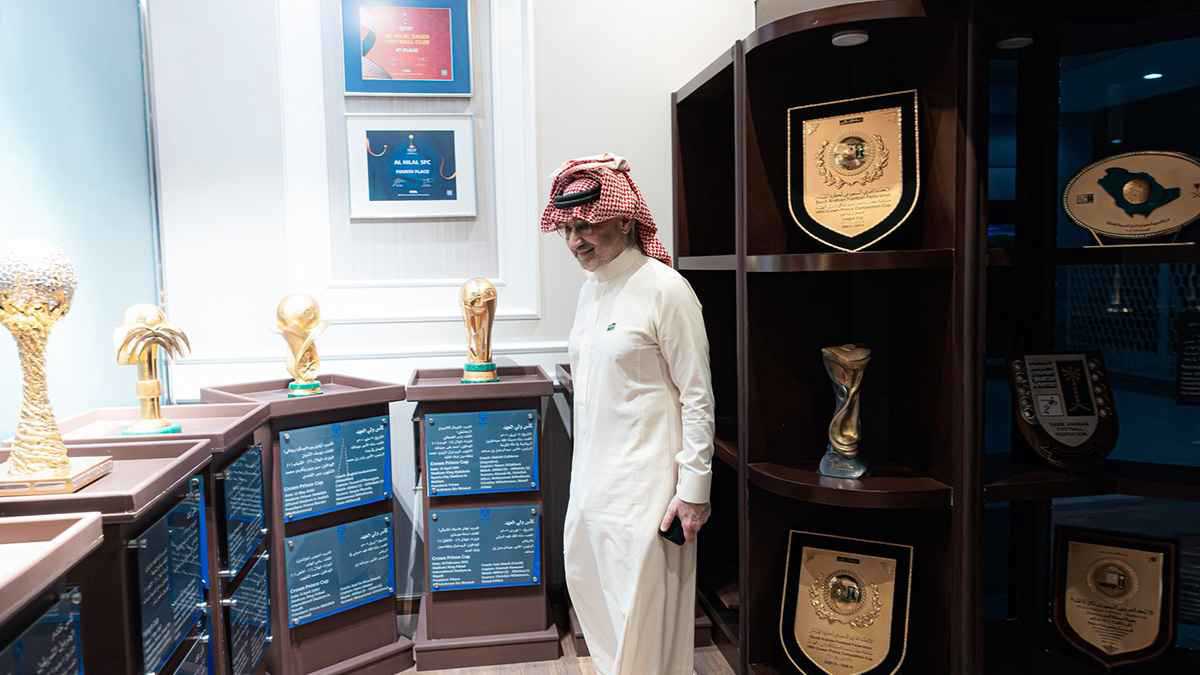 أول تعليق من الوليد بن طلال بعد رحيل فهد بن نافل عن رئاسة الهلال