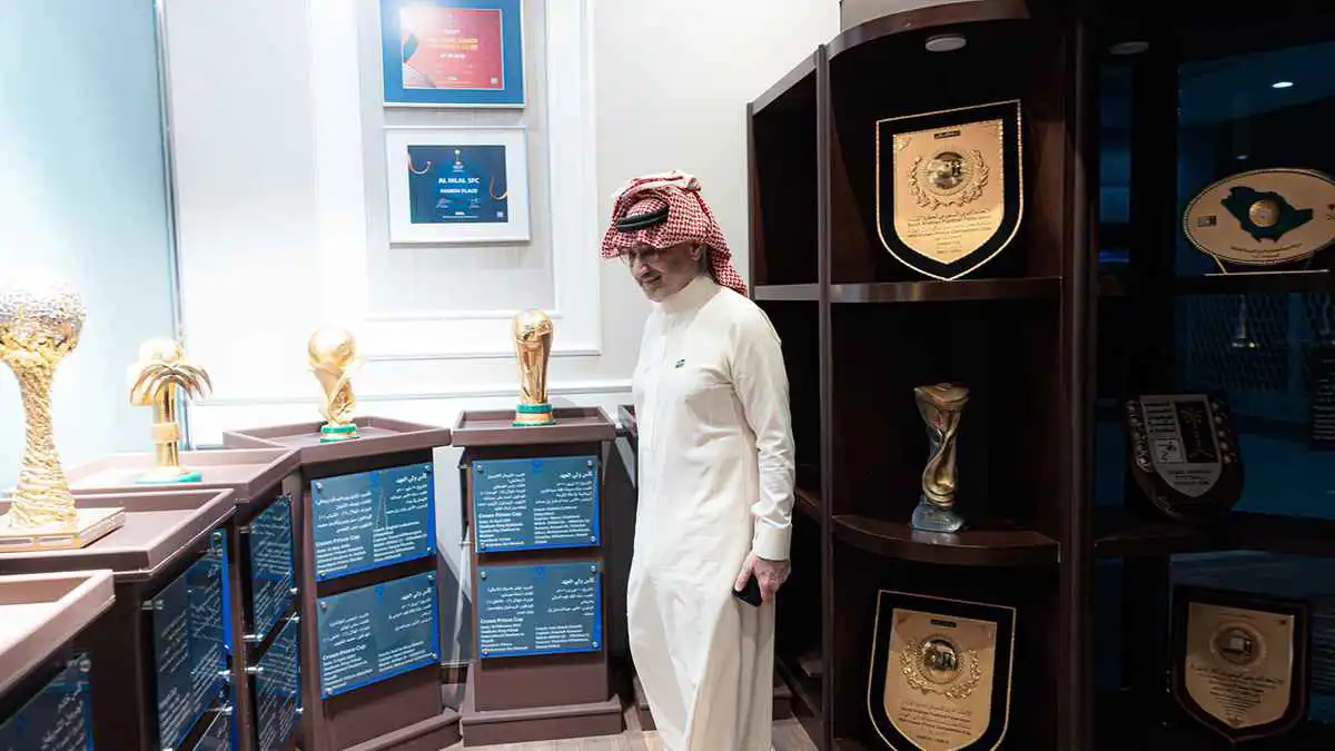 أول أهداف الوليد بن طلال مع الهلال السعودي