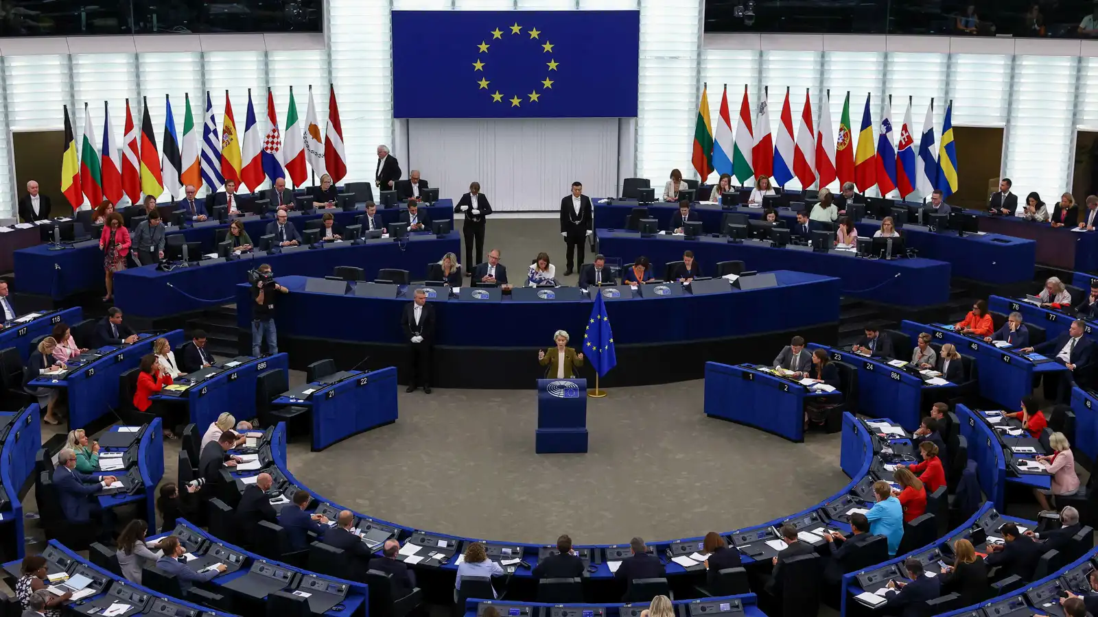 البرلمان الأوروبي يجمّد اتفاق واشنطن.. اختبار سياسي جديد للشراكة عبر الأطلسي