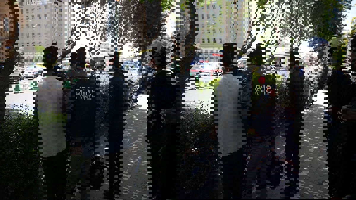 إيران تعتقل شخصا بتهمة التنسيق مع "الجاسوسين الفرنسيين"