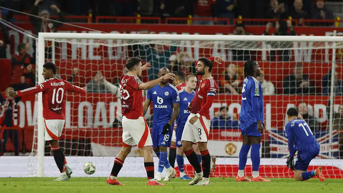 مانشستر يونايتد يكتسح ليستر سيتي بخماسية في أول ظهور بعد رحيل تين هاغ