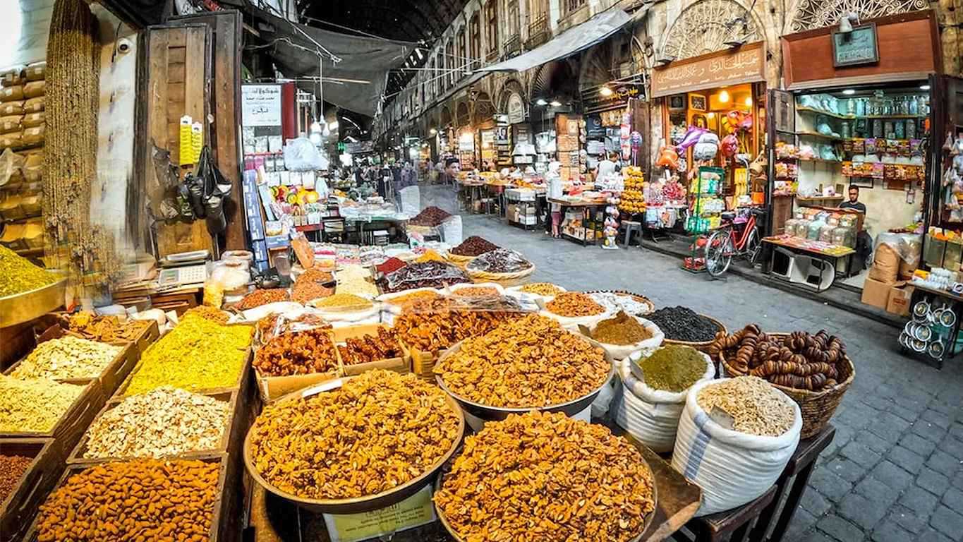 احتجاج تجار سوق الحميدية يشعل الجدل بين السوريين (فيديو)