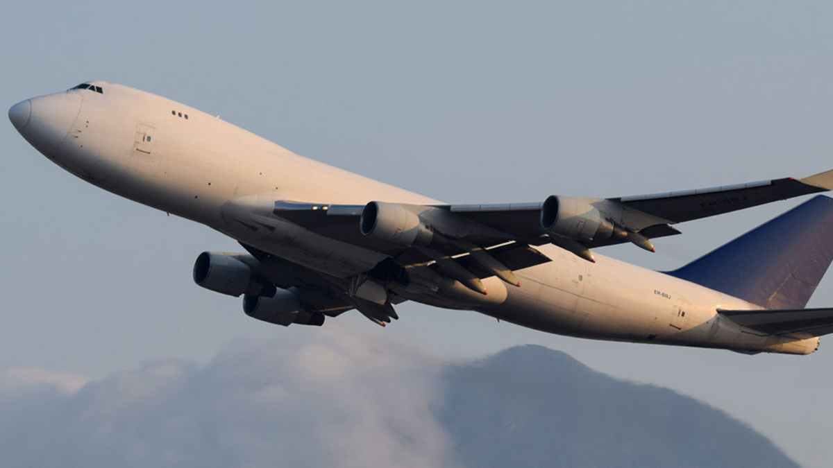 موقع عسكري يرصد طائرة نقلت شحنة "مشبوهة" من تركيا إلى مصراتة الليبية (صور)