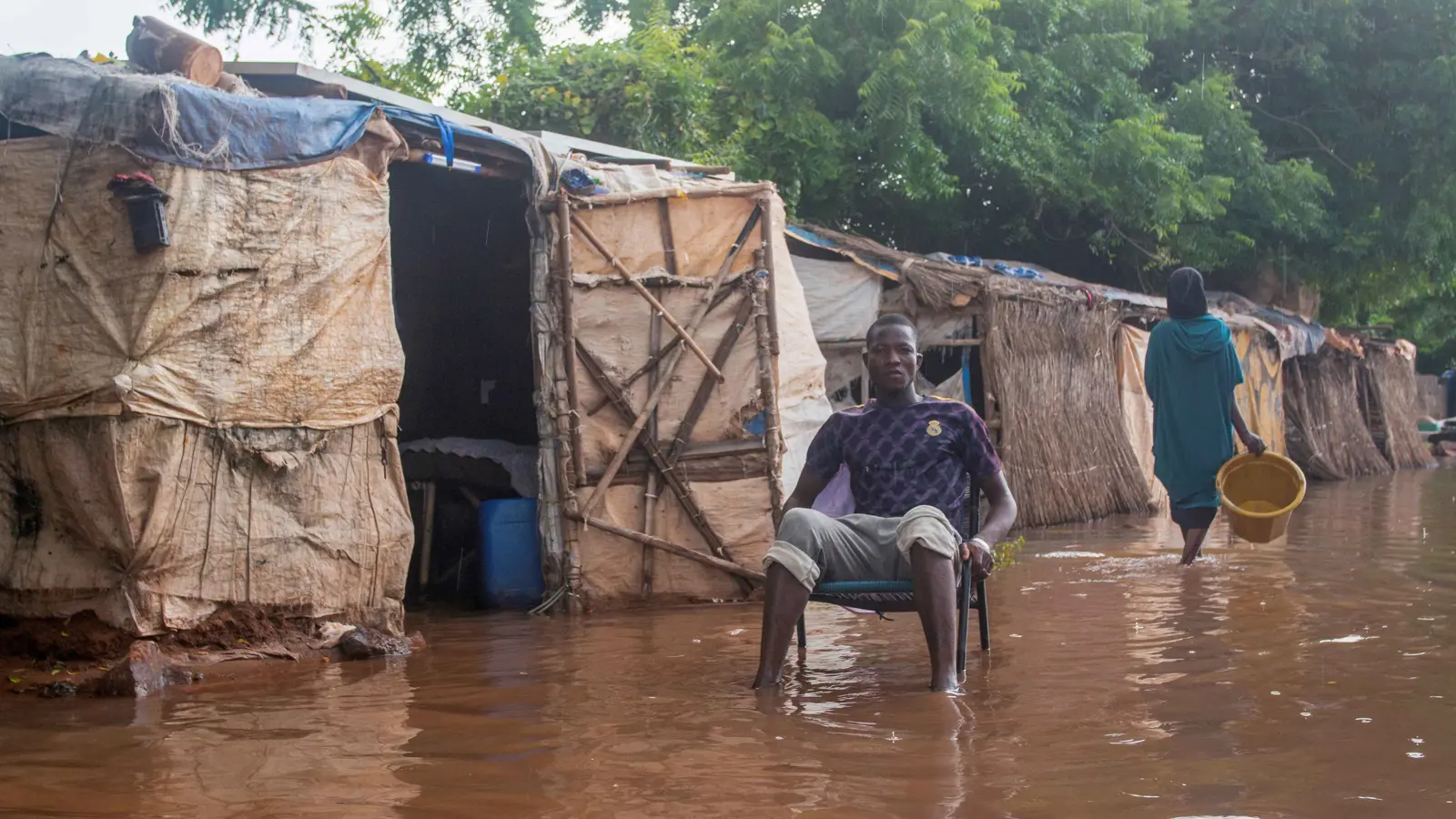 الفيضانات تحرم 10 ملايين طفل أفريقي من التعليم