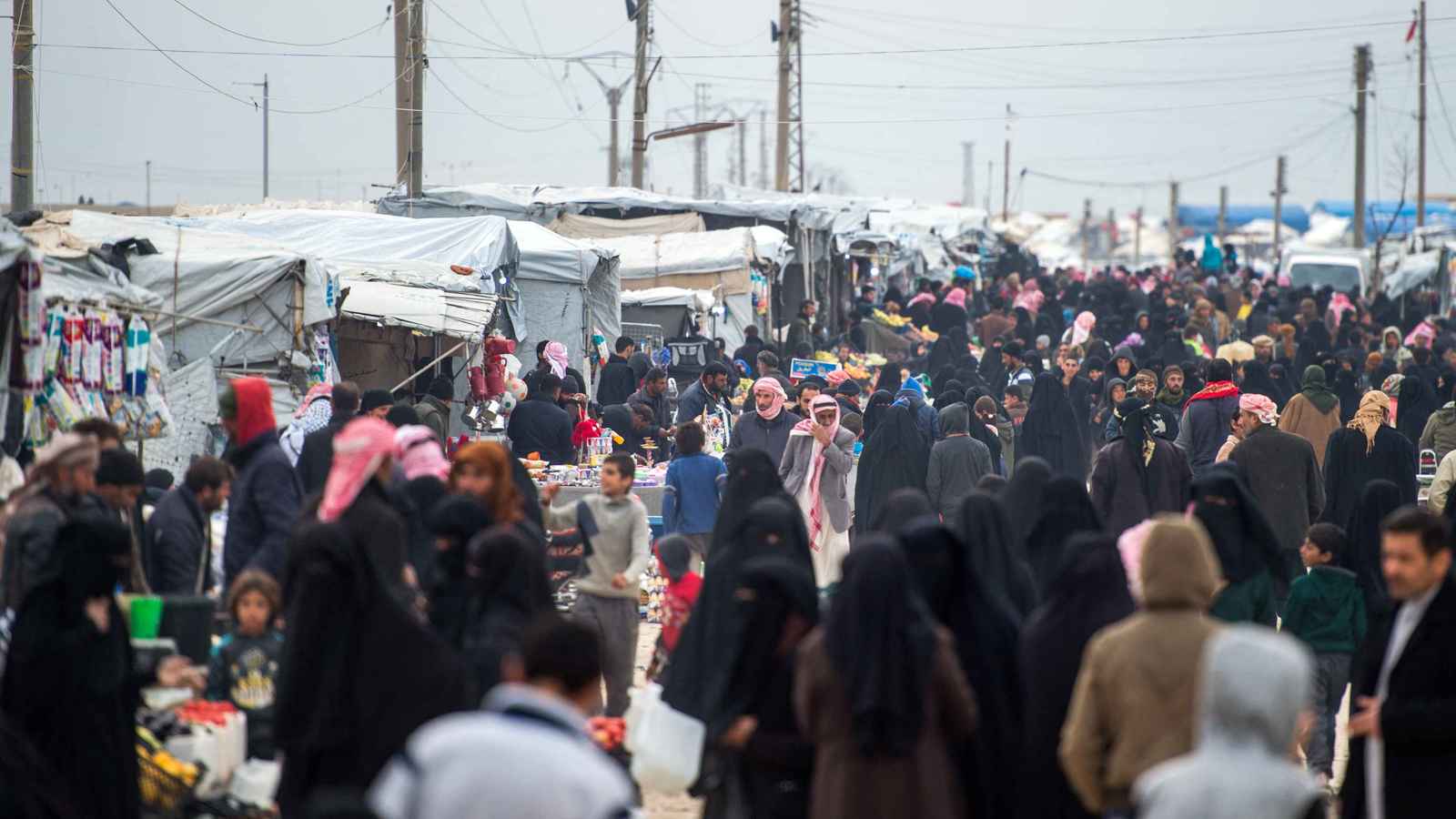 العراق يعيد 150 أسرة من مخيم الهول في سوريا