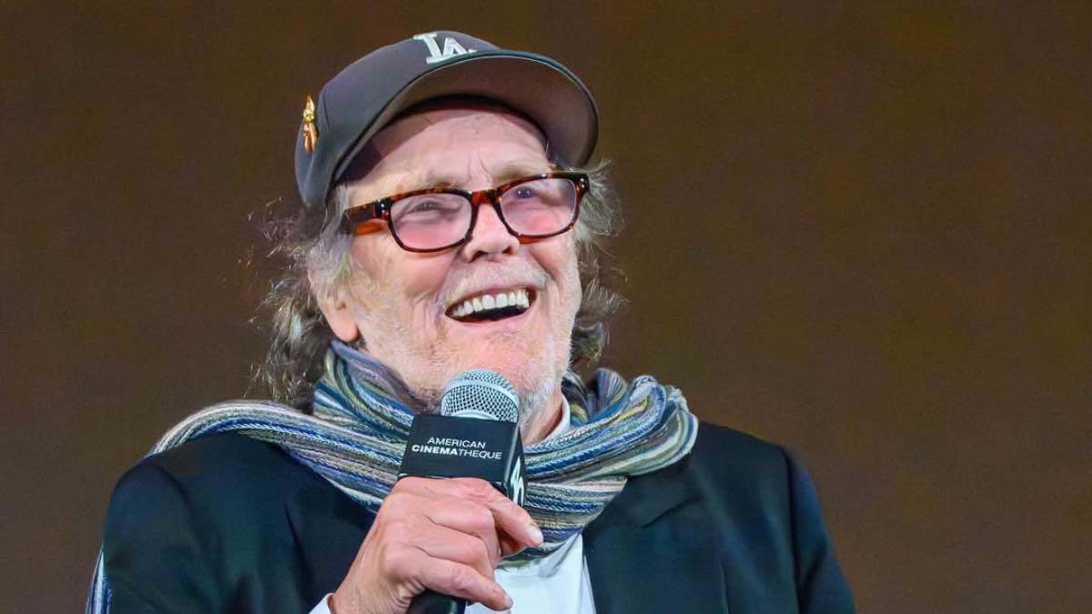 وفاة أيقونة السينما الأمريكية وينغز هاوزر عن 77 عاما