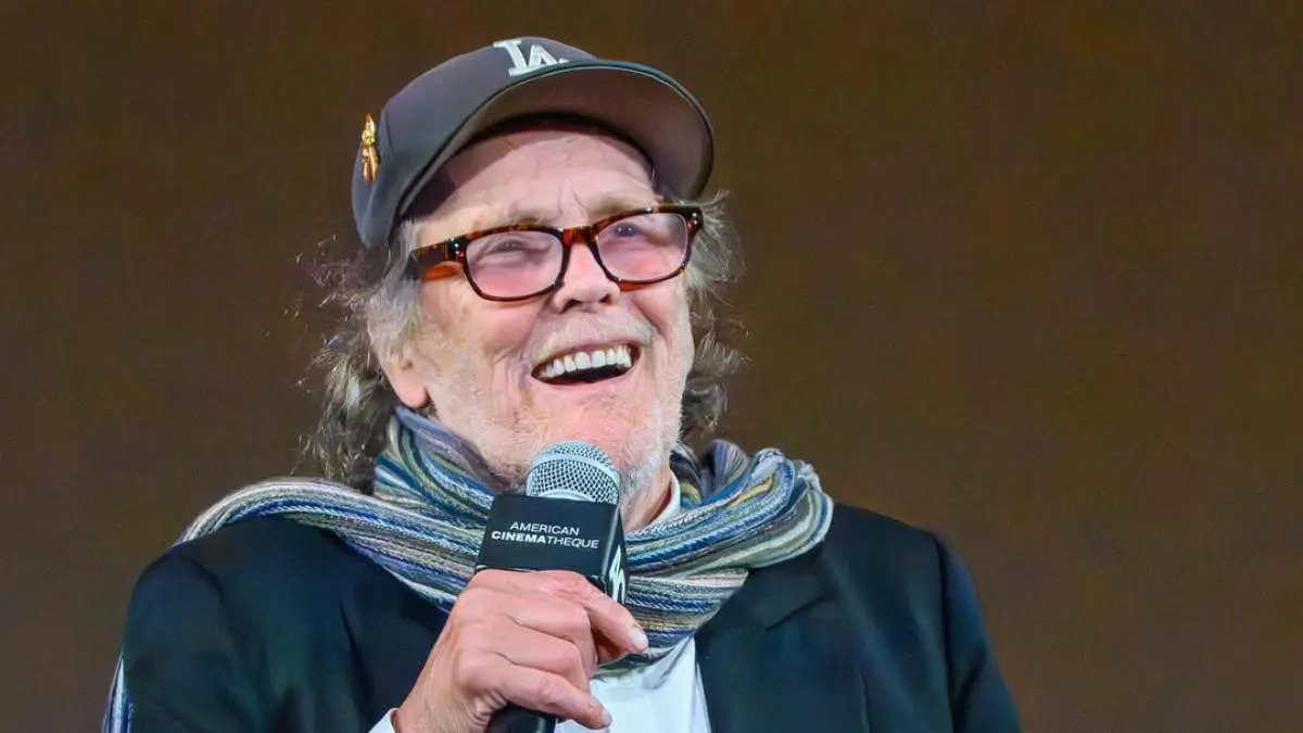 وفاة أيقونة السينما الأمريكية وينغز هاوزر عن 77 عاما