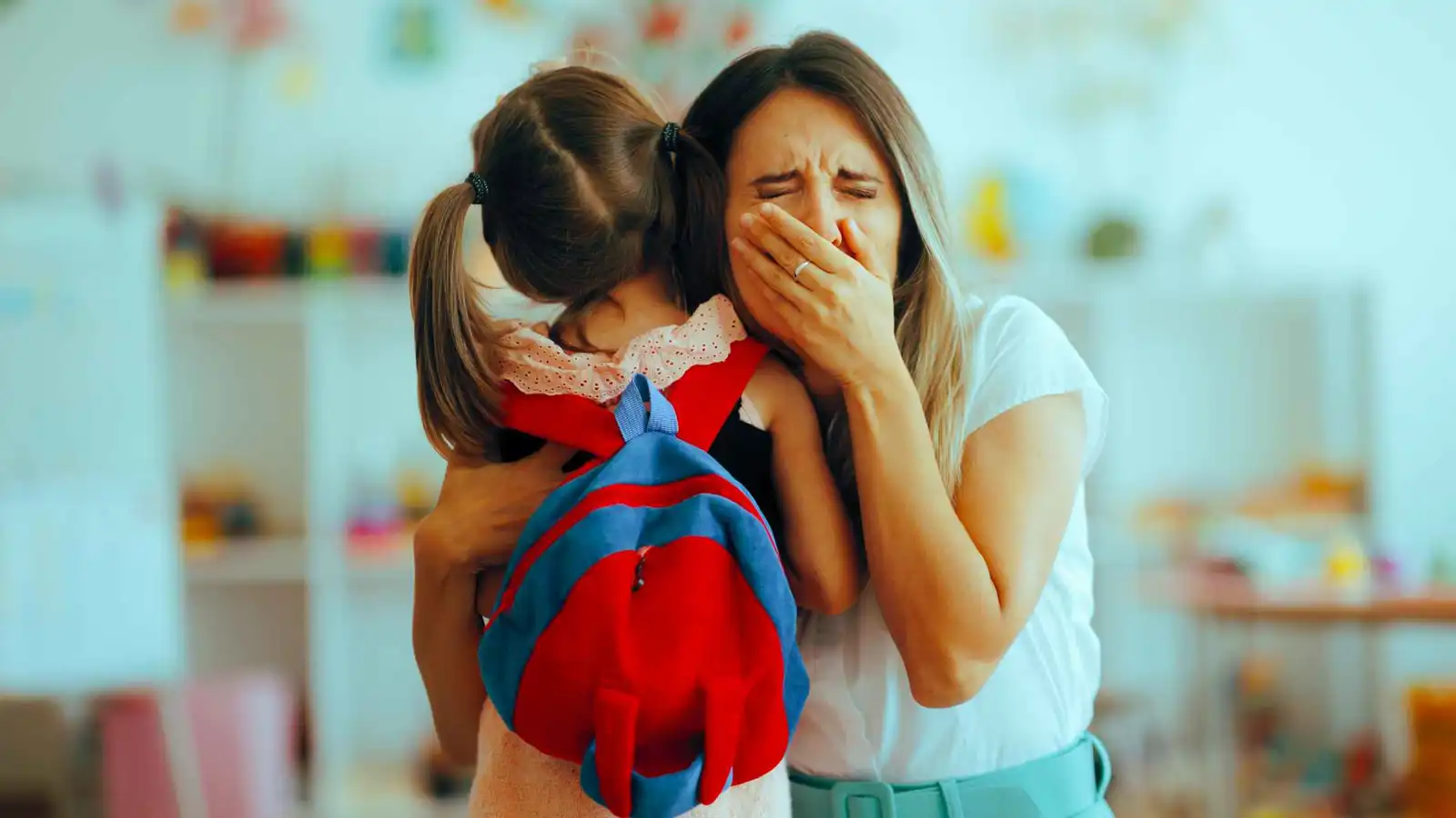 بالدعم أم التجاهل.. كيف تواجه قلق انفصال طفلك؟