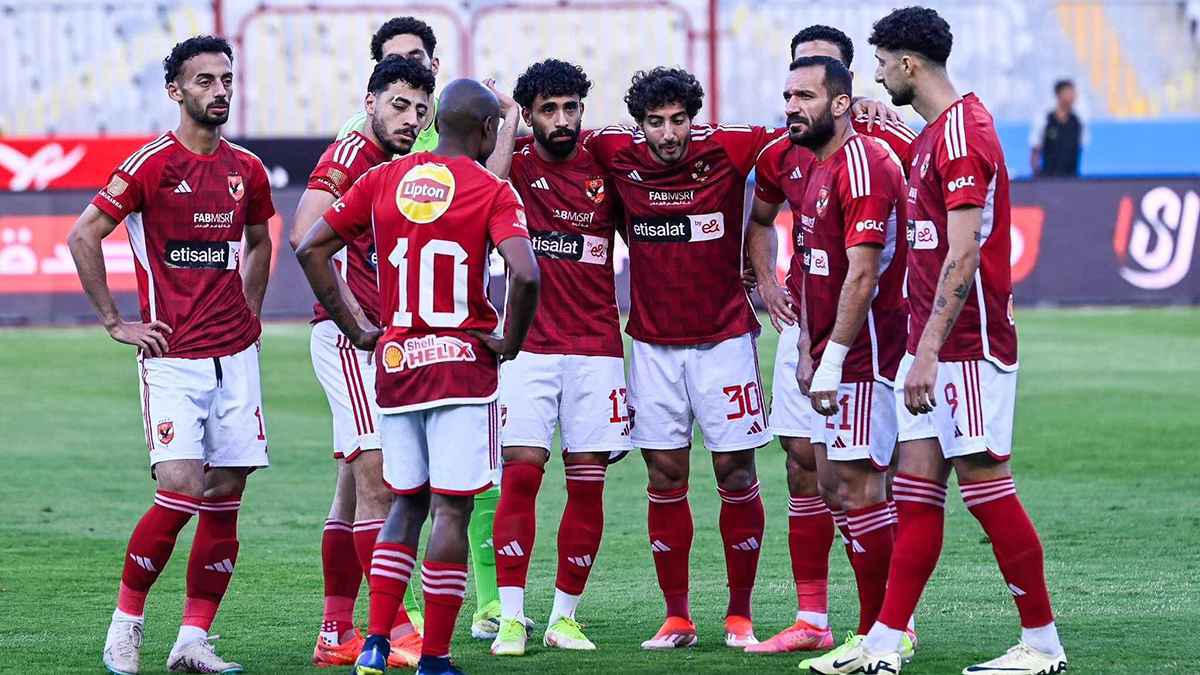 غليان في الأهلي.. شوبير يعترف برغبة نجم الفريق في الانتقال إلى الزمالك