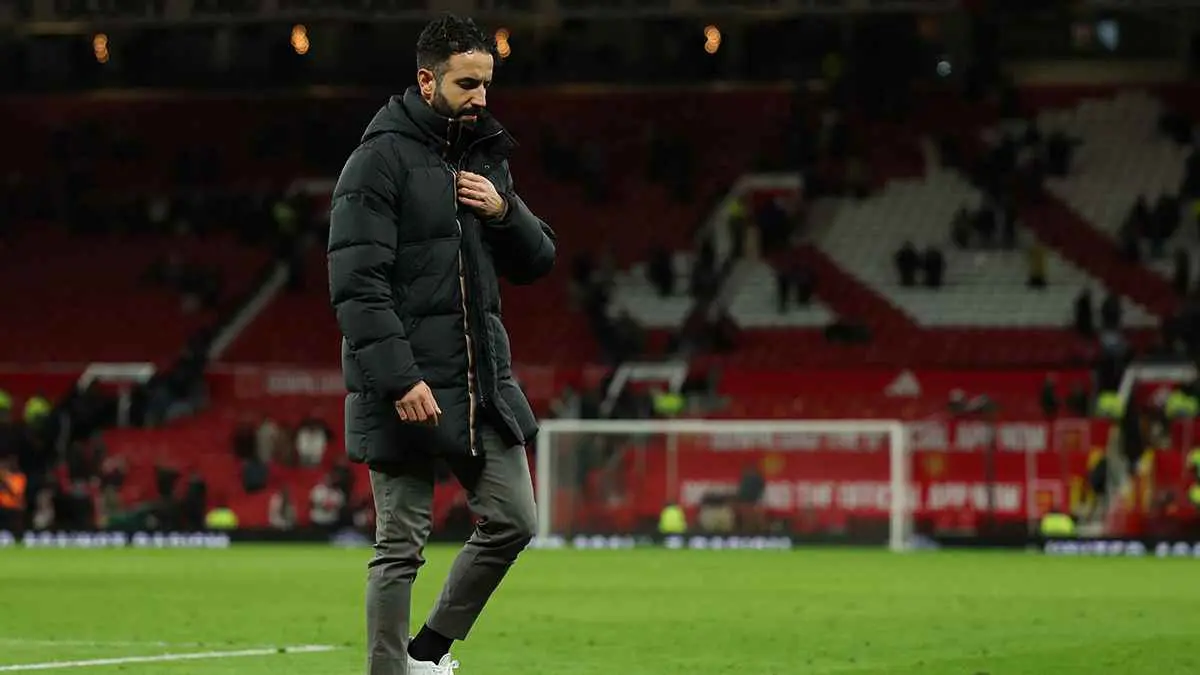 تطور خطير في علاقة نجوم مانشستر يونايتد بأموريم