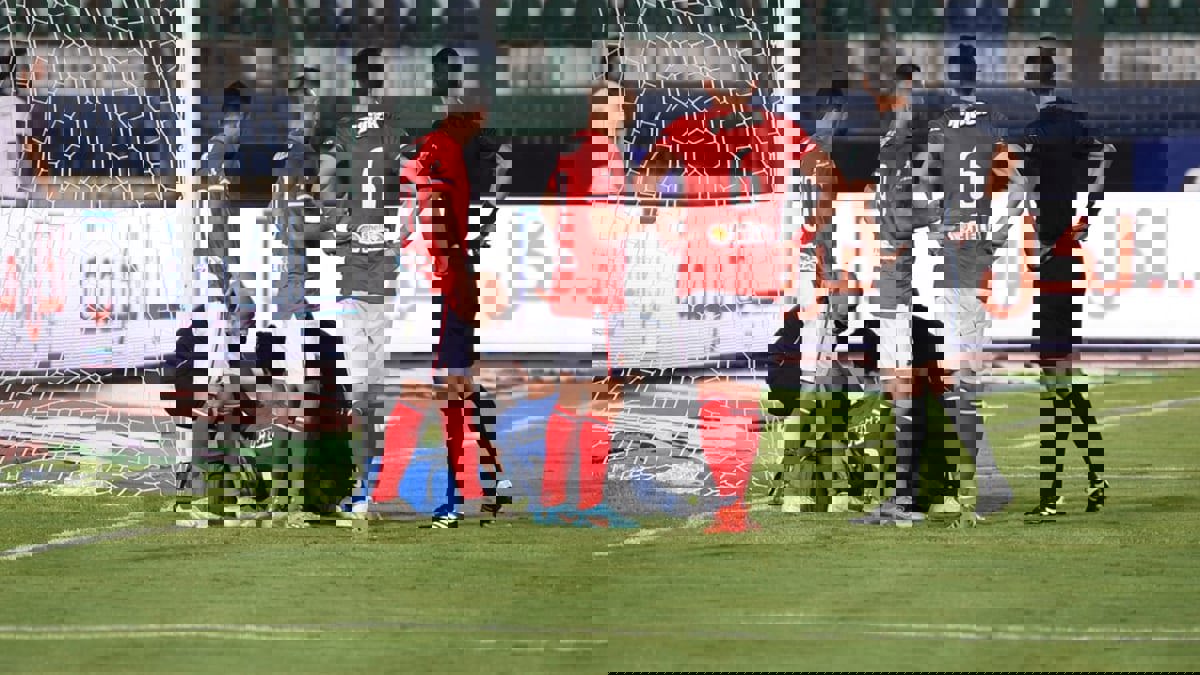 تفاصيل إصابة محمد الشناوي حارس الأهلي أمام المقاصة