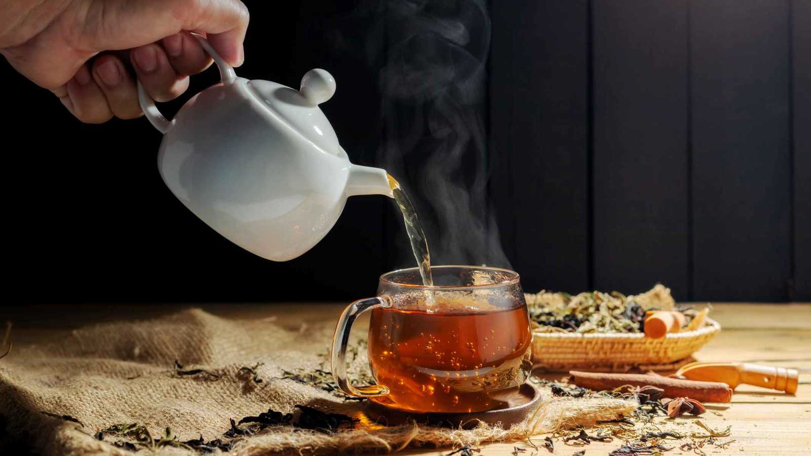 أخطاء شائعة عند شرب الشاي قد تضر بصحتك