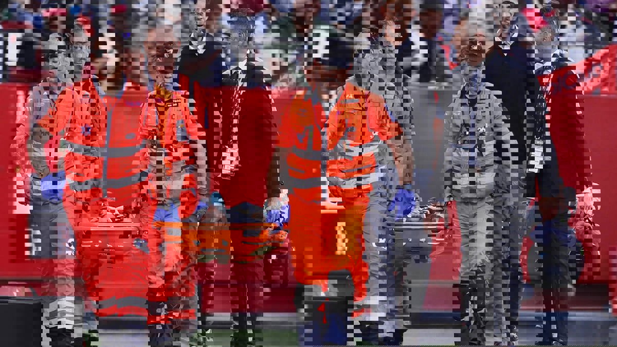 خرج محمولا على نقالة.. إصابة خطيرة لياسين بونو خلال مباراة إشبيلية وألميريا (فيديو)