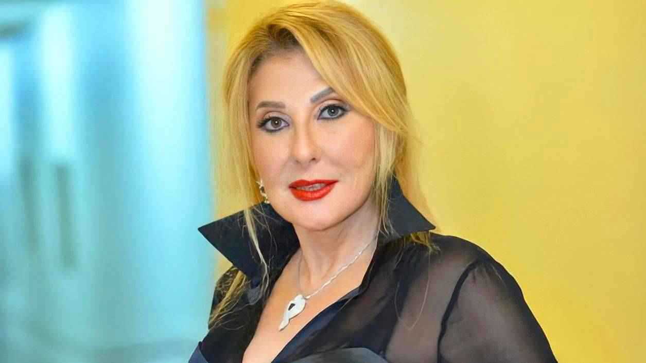 نادية الجندي تتقدم ببلاغ رسمي ضد فريال يوسف