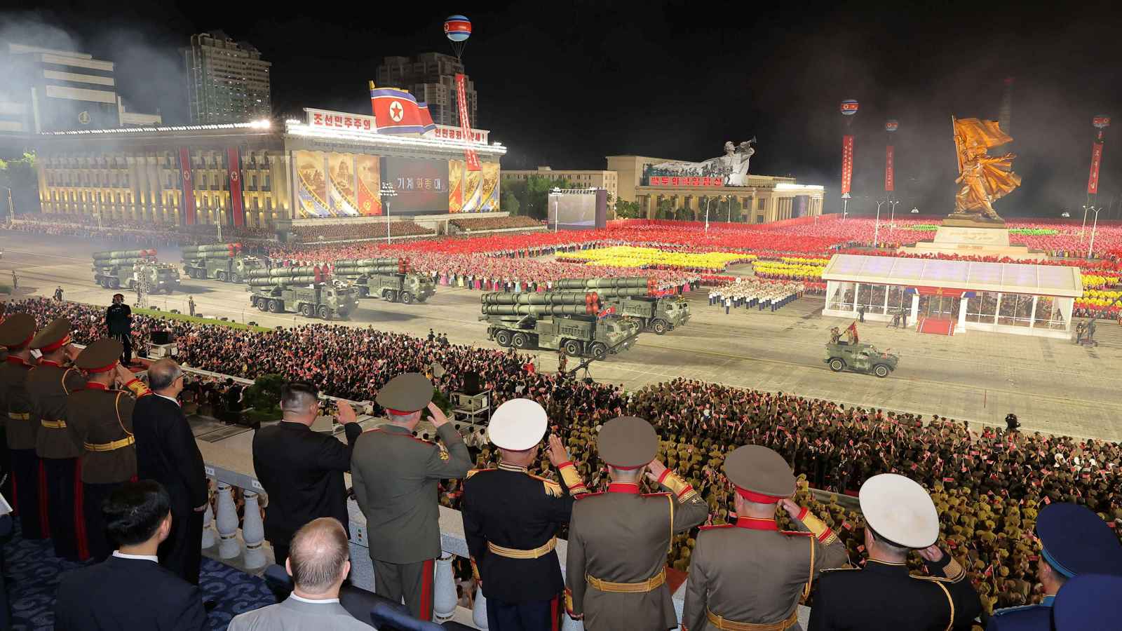 "الأسطول الطائر".. كوريا الشمالية تعد لدعم روسيا بـ"سلاح فتاك"