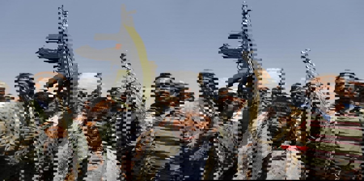 لتعويض النقص في الجبهات.. الحوثيون يستنجدون بفتاوى تجنيد الأطفال (صور)