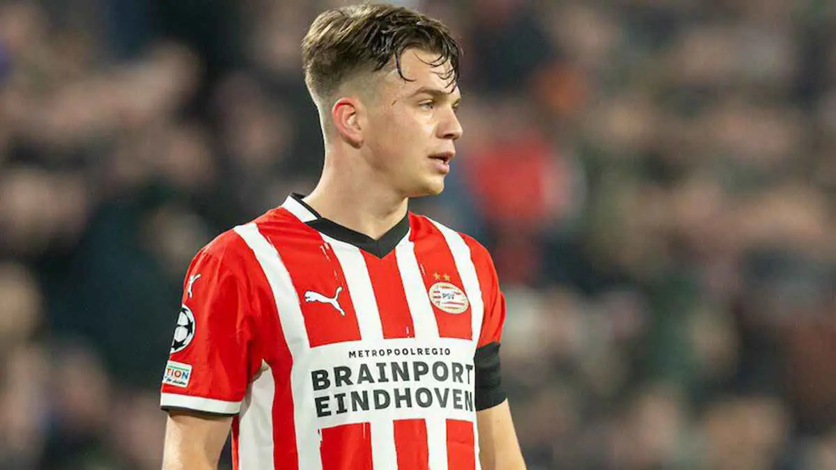 فابريزيو رومانو: الاتفاق تم.. الأهلي السعودي يقترب من نجم آيندهوفن