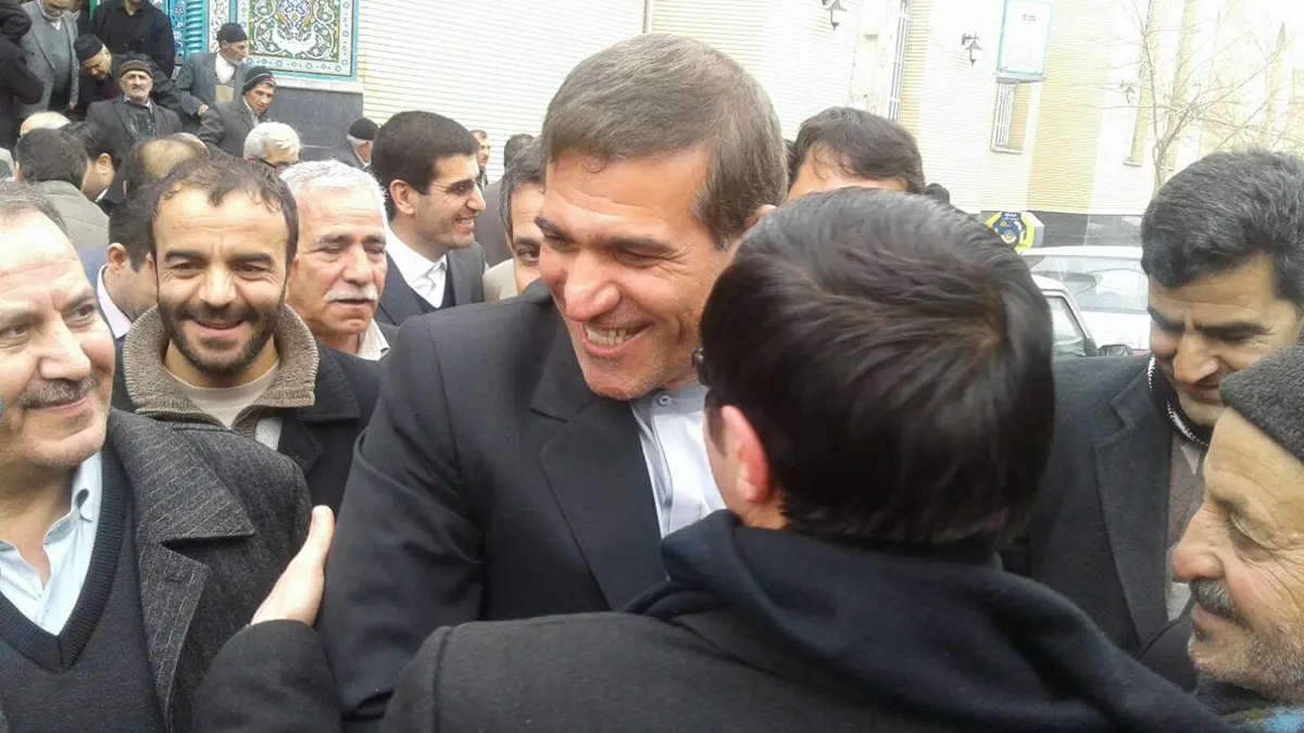 السجن و"النفي" عامان لبرلماني إيراني اغتصب فتاة ودفعها للانتحار