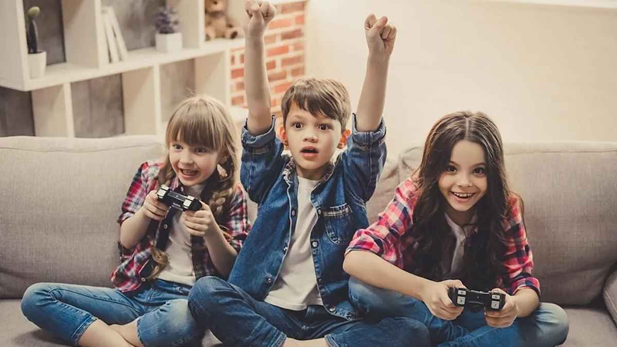 ما الآثار الإيجابية والسلبية للألعاب الإلكترونية على الصحة النفسية؟