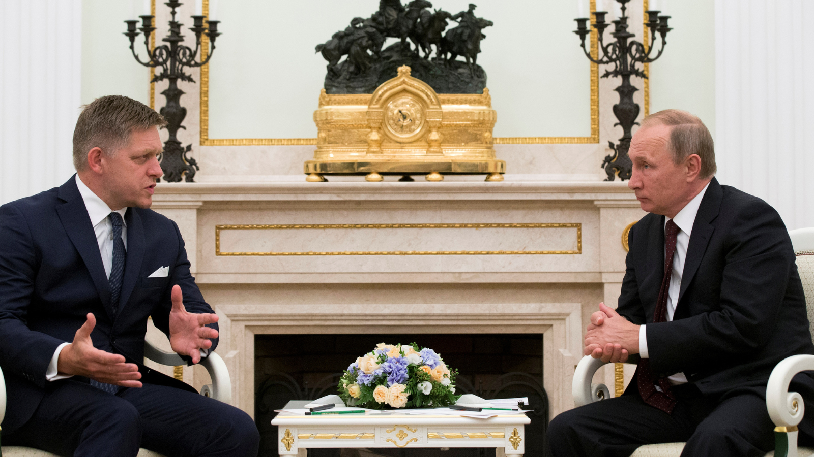 تفاقم الخلافات في سلوفاكيا يهدد بإسقاط حكومة فيكو