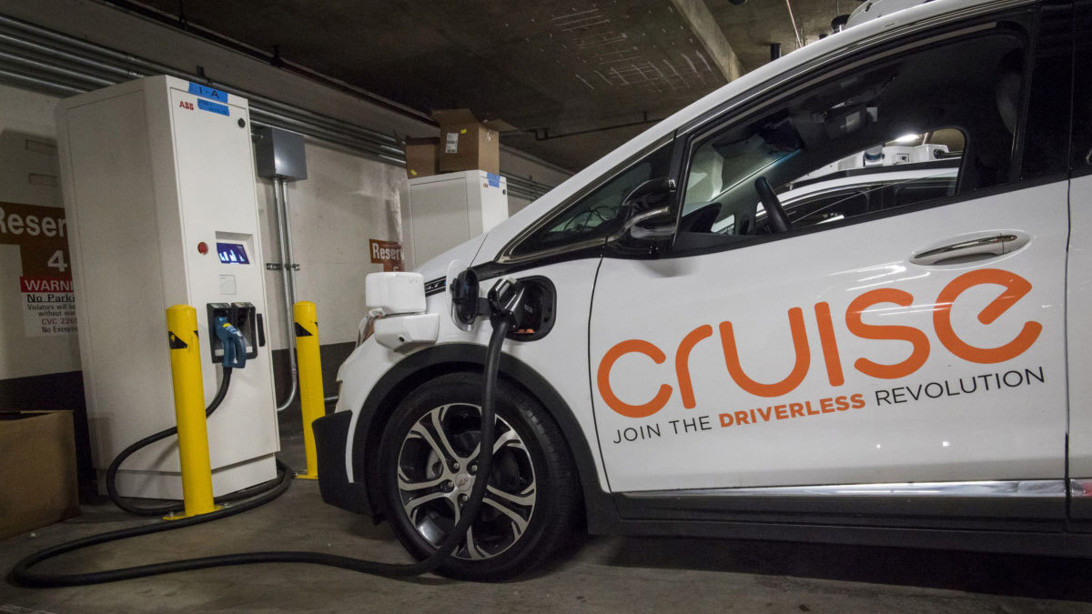 "مايكروسوفت" تتعاون مع "كروز " و"جنرال موتورز" في سوق السيارات ذاتية القيادة