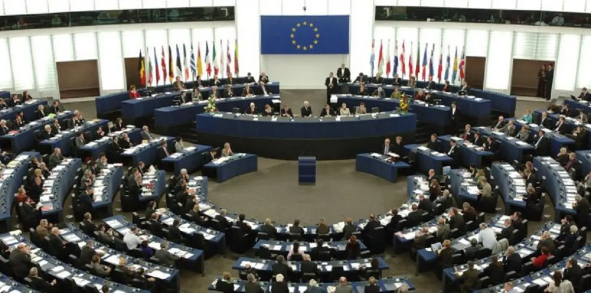 الاتحاد الأوروبي يضيف 11 مسؤولًا فنزويليًا إلى لائحته السوداء‎