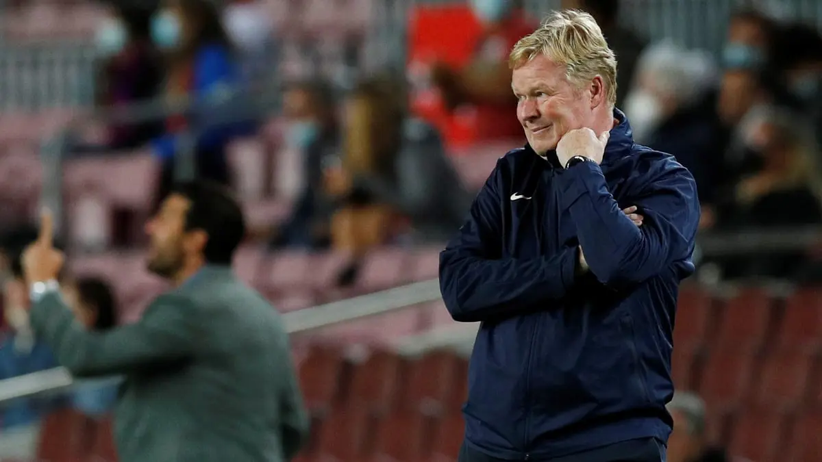 رونالد كومان مهدد بالغياب عن الكلاسيكو.. وبرشلونة يستأنف ضد طرد دي يونغ