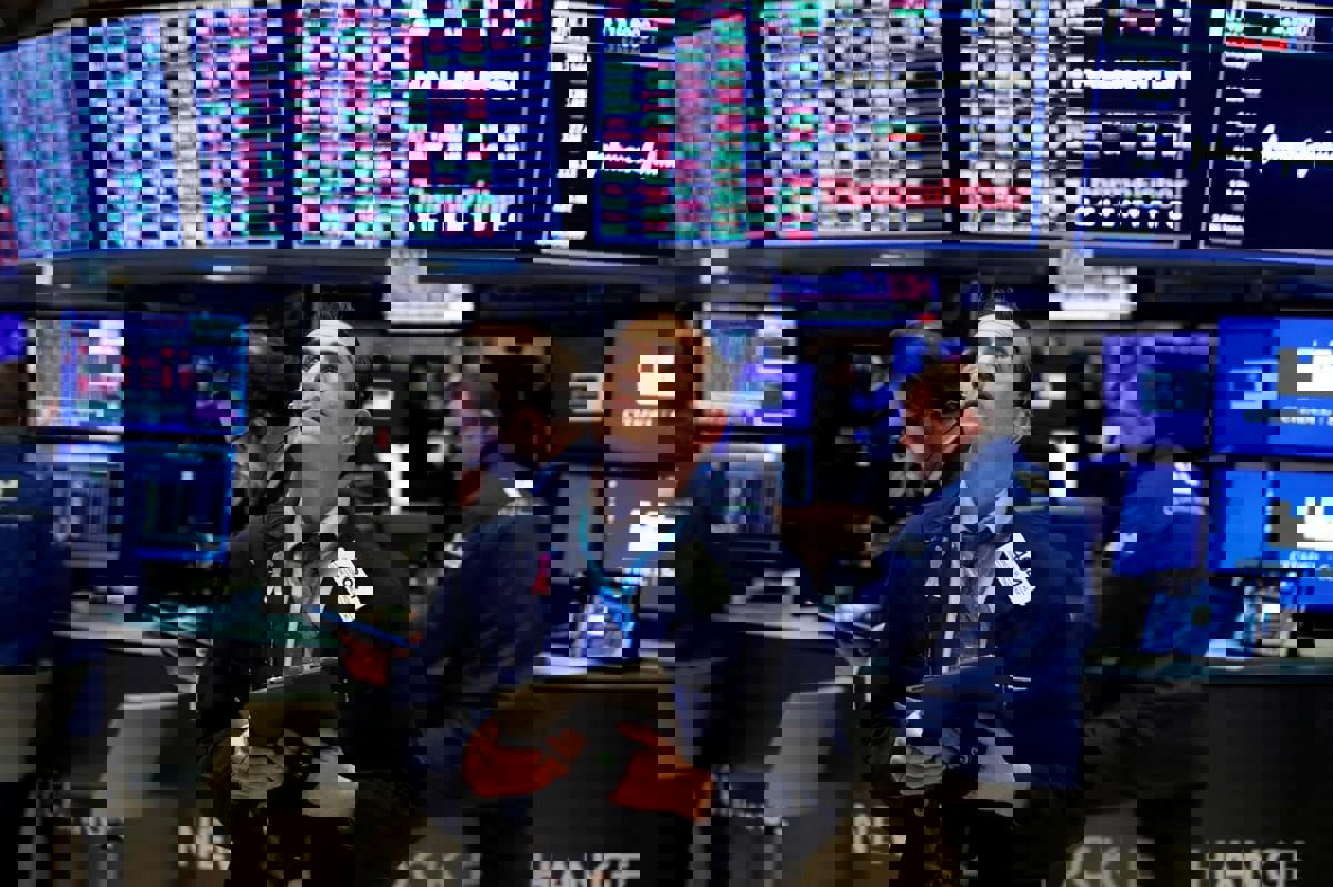 "وول ستريت" تغلق منخفضة مع تأثر الأسواق ببيانات أجور قوية‎