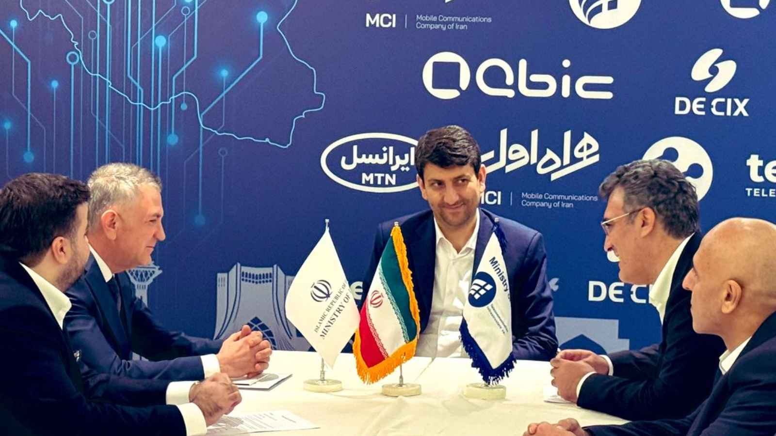 يهدد 30 مليون مستخدم.. اختراق ضخم يضرب أكبر شركة اتصالات إيرانية