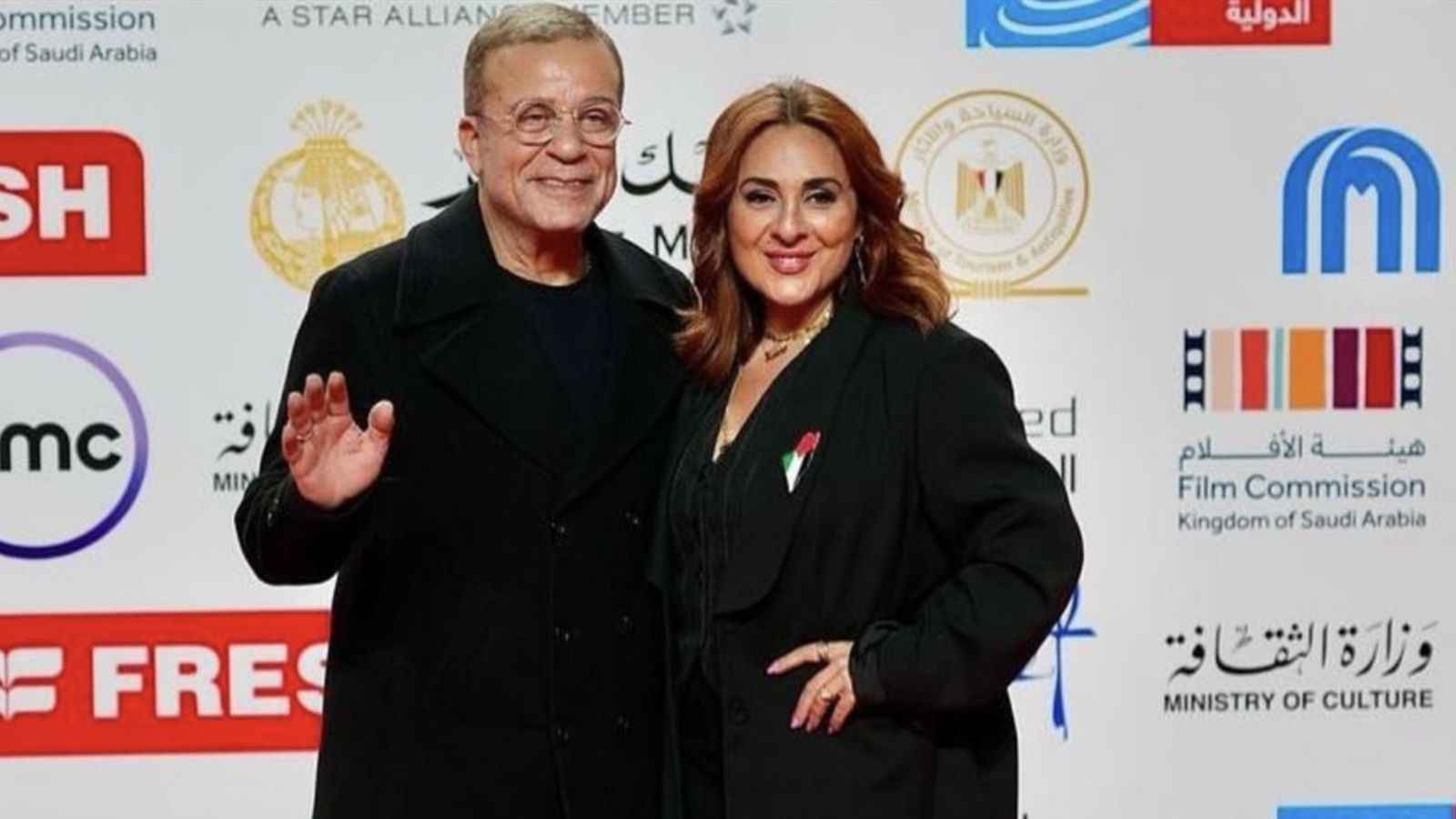 شريف منير ولورا عماد يثيران الجدل بعد ظهورهما معا