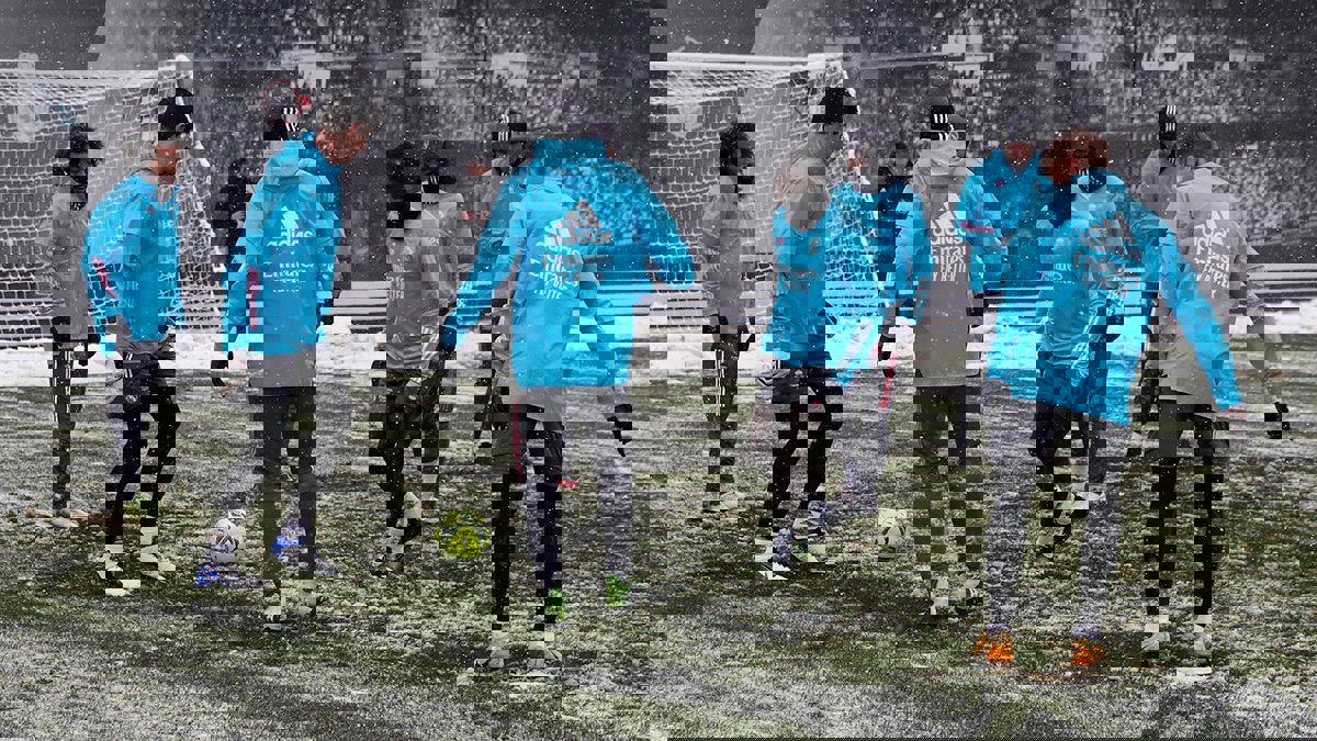 عاصفة ثلجية تحاصر طائرة ريال مدريد وتمنعها من السفر لمواجهة أوساسونا