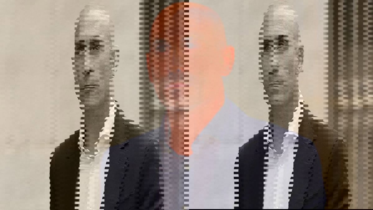 قاضٍ إسباني يطالب بمحاكمة روبياليس بسبب تقبيل هيرموسو