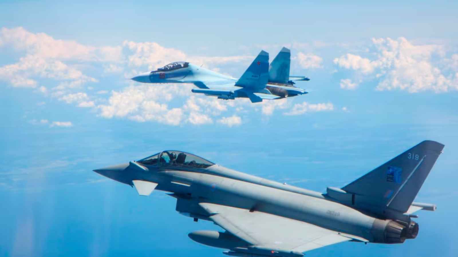 بريطانيا تعترض طائرتين روسيتين فوق بحر البلطيق