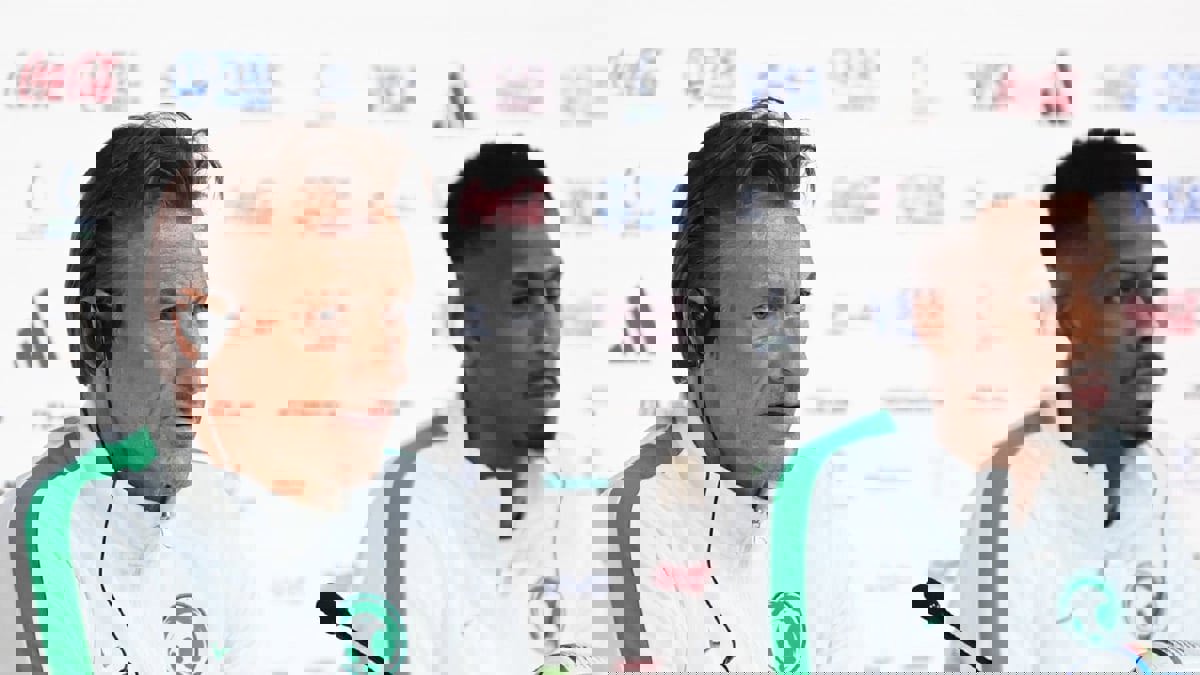 رينارد ينفي تقدمه للأندية السعودية بطلب تسهيل انتقال اللاعبين للخارج