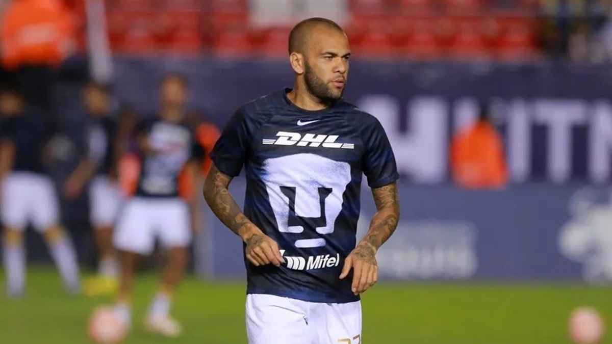 أسطورة برشلونة يجهز لـ"معركة انتقامية"