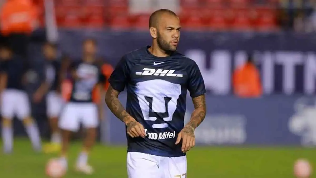 أسطورة برشلونة يجهز لـ"معركة انتقامية"