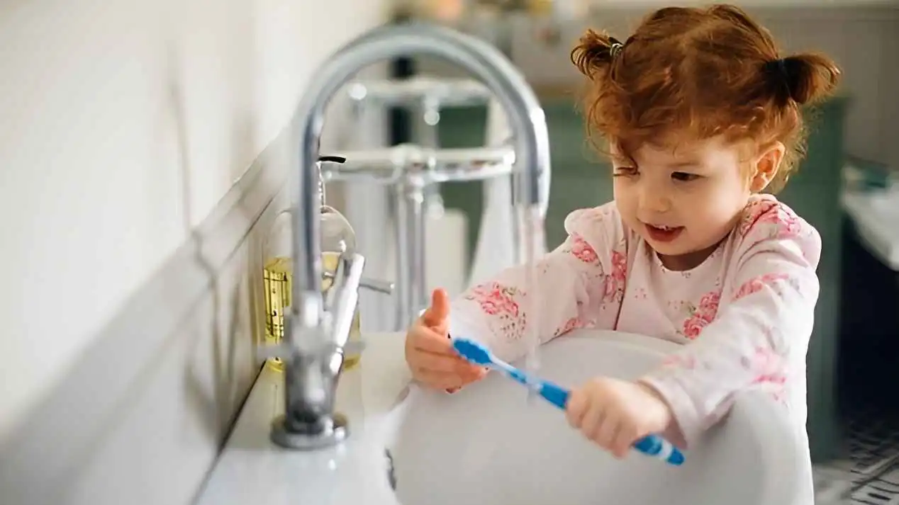 تحذيرات طبية من إعطاء أقراص الفلورايد للأطفال