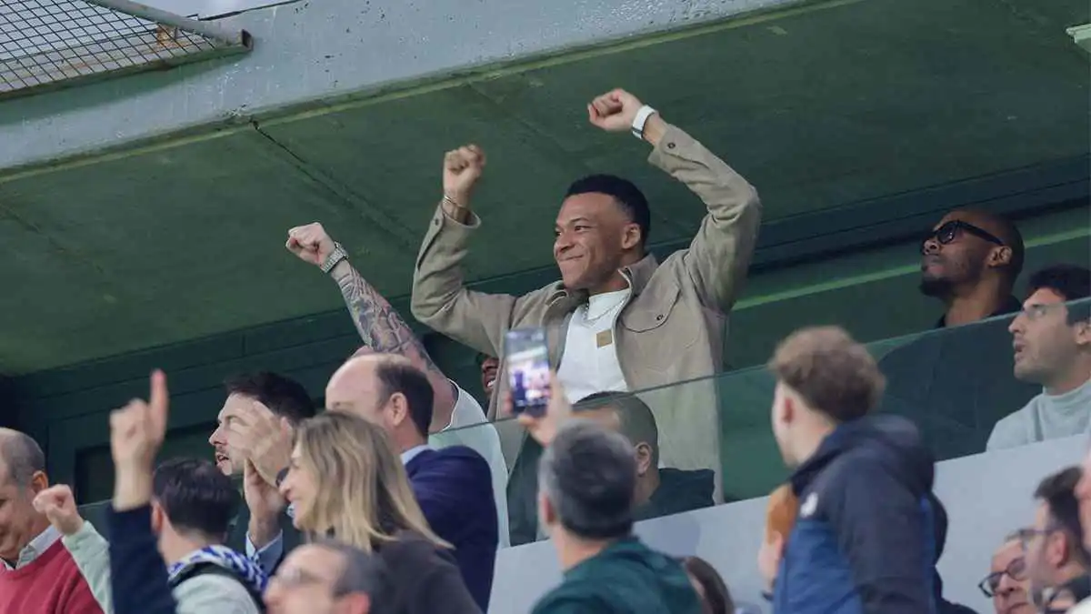 احتفال جنوني من مبابي وزيدان بانتصار ريال مدريد ضد مانشستر سيتي (فيديو)